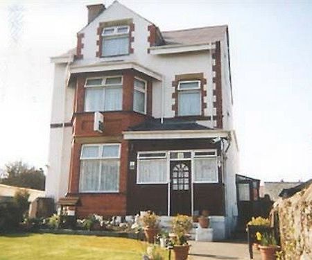 Witchingham B&B Holyhead Exterior photo